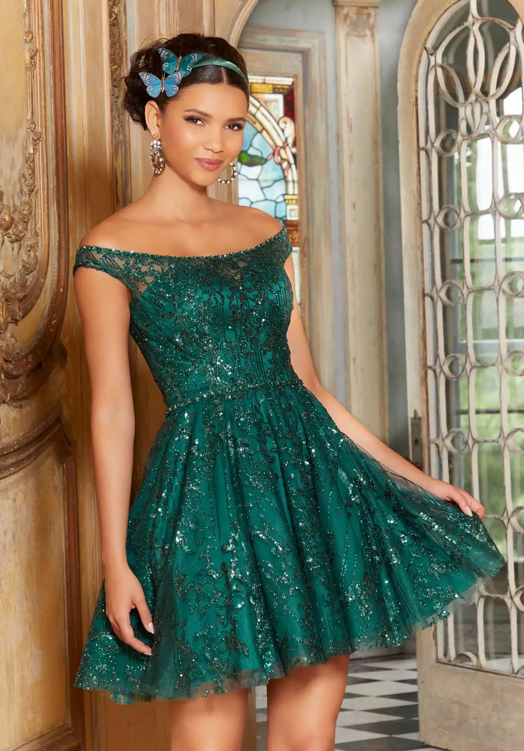 Model wearing a Damas dress